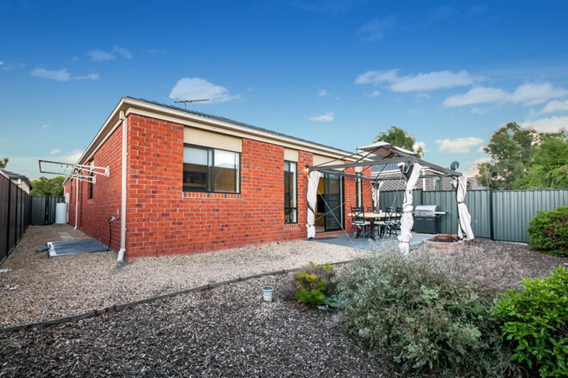 Photo - 6 Watergum Avenue, Craigieburn VIC 3064 - Image 8