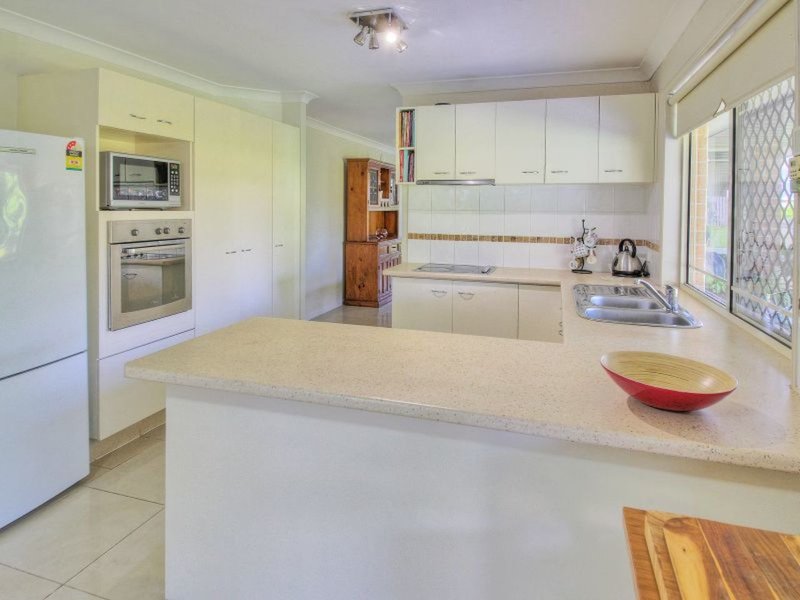 Photo - 6 Watkinsia Court, Regents Park QLD 4118 - Image 2