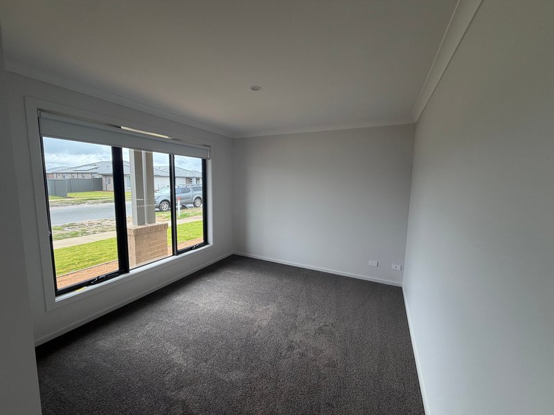 Photo - 6 Wattle Drive, Benalla VIC 3672 - Image 2