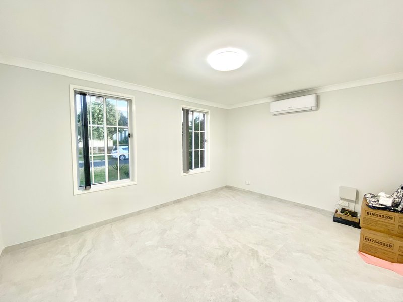 Photo - 6 Watts Place, West Hoxton NSW 2171 - Image 8