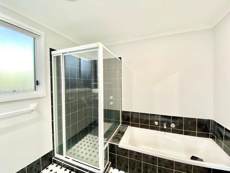 Photo - 6 Watts Place, West Hoxton NSW 2171 - Image 15