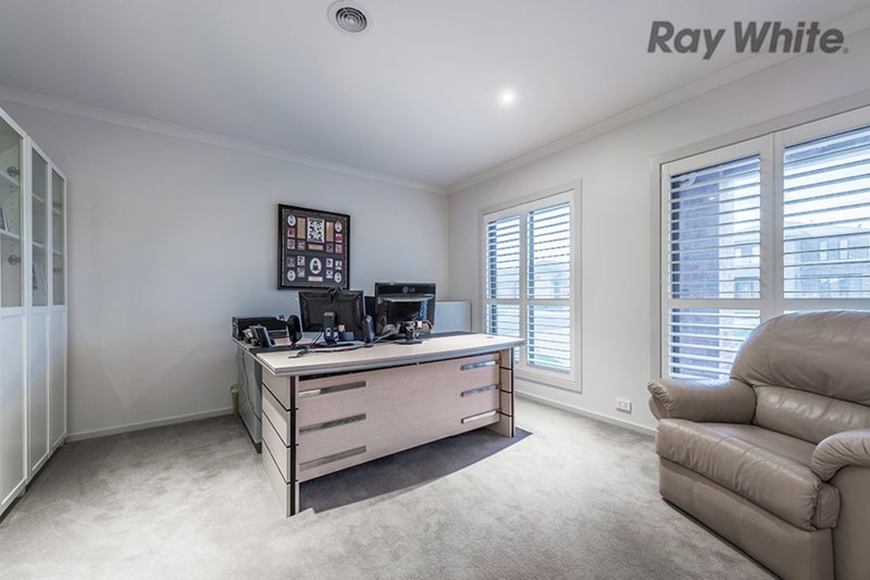 Photo - 6 Waverton Court, Taylors Hill VIC 3037 - Image 3