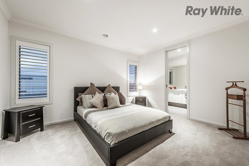 Photo - 6 Waverton Court, Taylors Hill VIC 3037 - Image 14