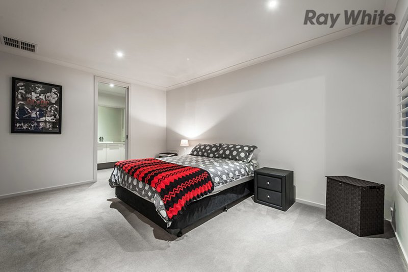 Photo - 6 Waverton Court, Taylors Hill VIC 3037 - Image 16