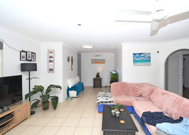 Photo - 6 Wedge Street, Urraween QLD 4655 - Image 12