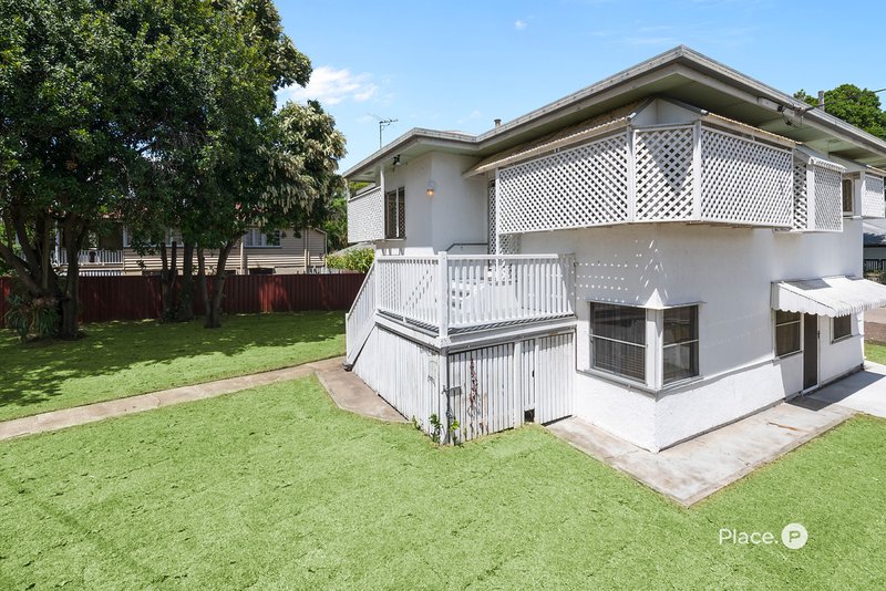 Photo - 6 Weinholt Street, Sherwood QLD 4075 - Image 2