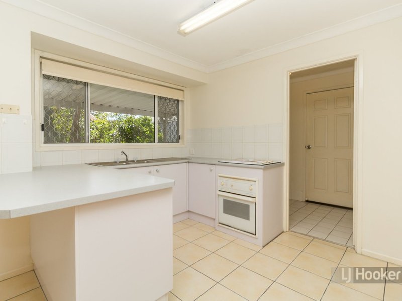 Photo - 6 Weldon Court, Hillcrest QLD 4118 - Image 2