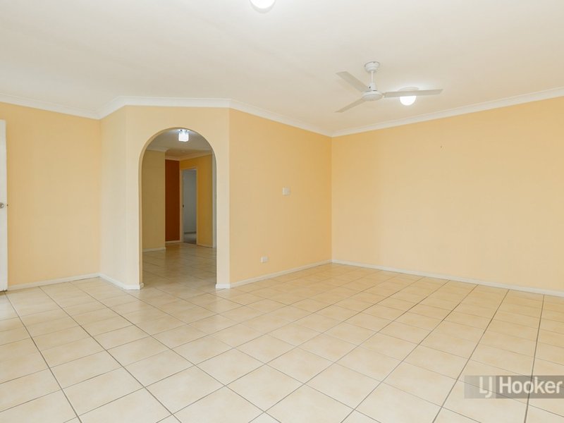 Photo - 6 Weldon Court, Hillcrest QLD 4118 - Image 13