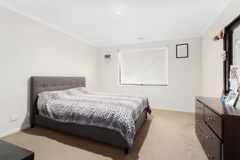 Photo - 6 Wells Street, Pakenham VIC 3810 - Image 5