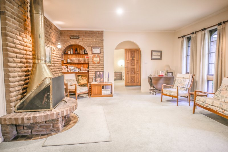 Photo - 6 Wenbern Court, Deniliquin NSW 2710 - Image 2