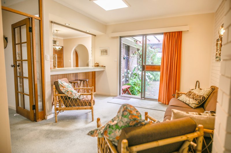 Photo - 6 Wenbern Court, Deniliquin NSW 2710 - Image 3