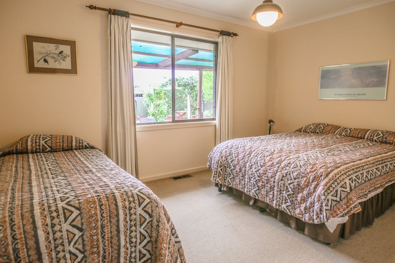 Photo - 6 Wenbern Court, Deniliquin NSW 2710 - Image 7