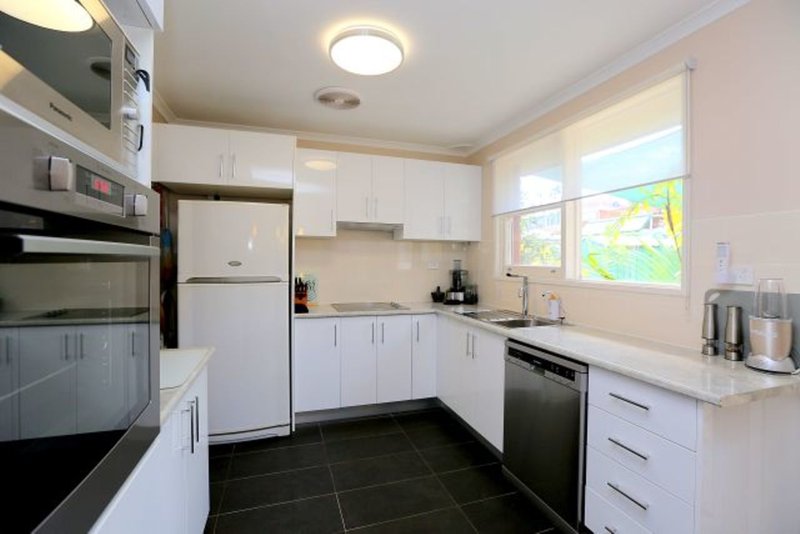 Photo - 6 Wendy Avenue, Georges Hall NSW 2198 - Image 3