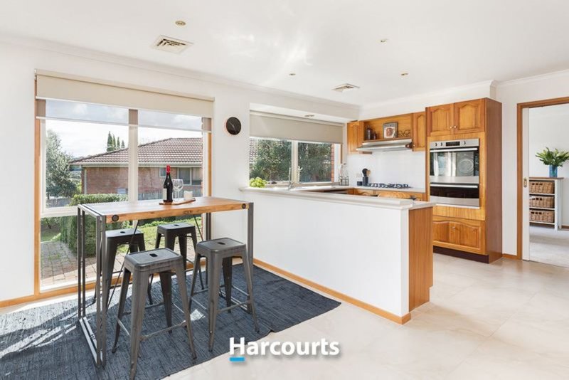 Photo - 6 Werona Court, Berwick VIC 3806 - Image 5