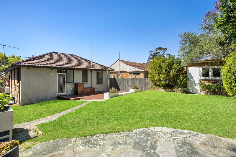 Photo - 6 Whaddon Avenue, Dee Why NSW 2099 - Image 1