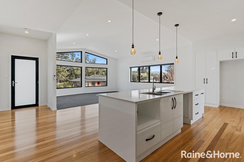 Photo - 6 White Court, Kingston TAS 7050 - Image 2