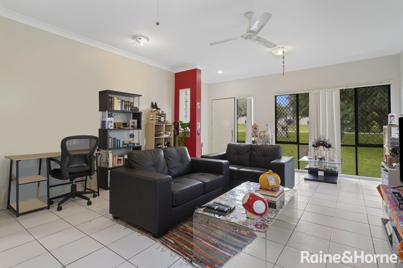 Photo - 6 Whitehouse Court, Redbank Plains QLD 4301 - Image 5