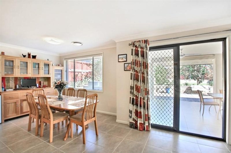 Photo - 6 Whyte Place, Elderslie NSW 2570 - Image 7