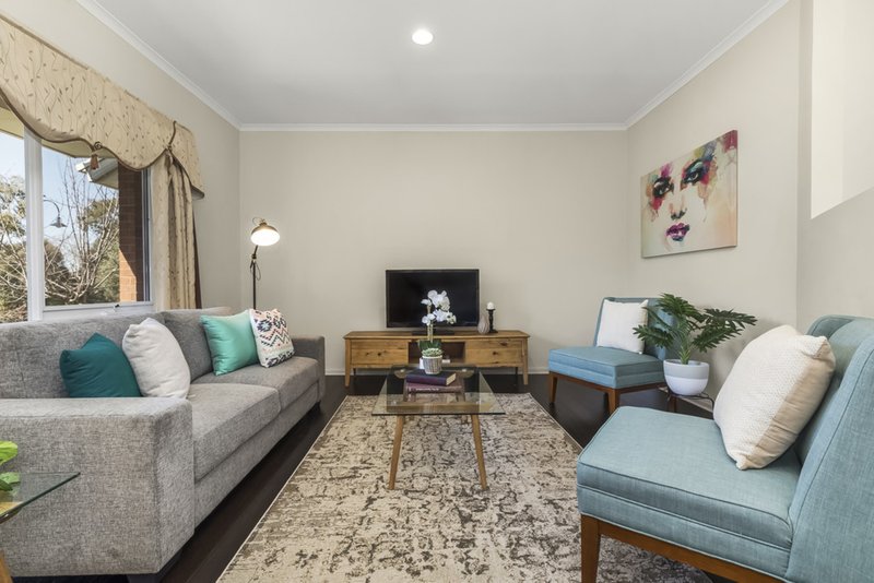 Photo - 6 Wilkinson Place, Glen Waverley VIC 3150 - Image 3