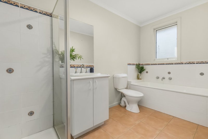 Photo - 6 Wilkinson Place, Glen Waverley VIC 3150 - Image 7