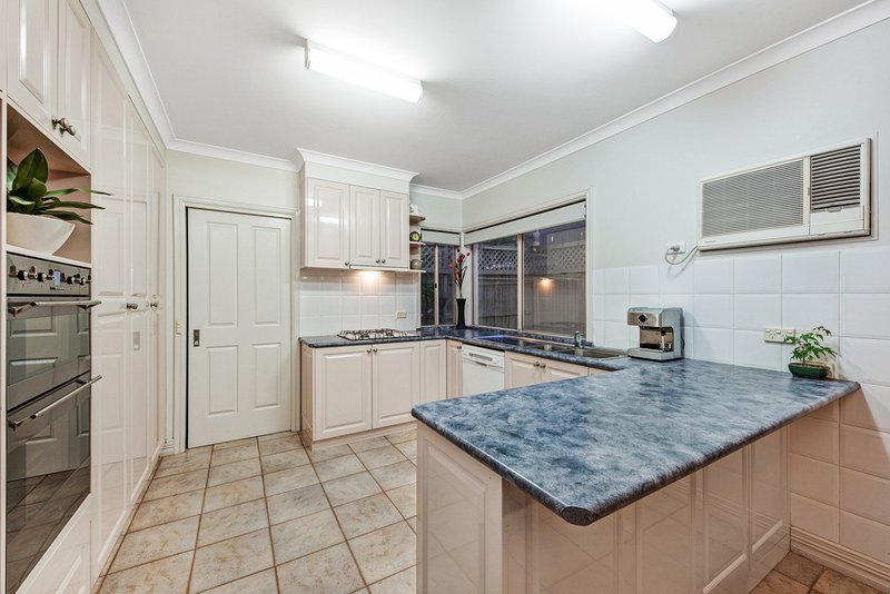 Photo - 6 William Buckley Court, Seabrook VIC 3028 - Image 5