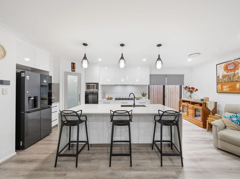 Photo - 6 Williams Crescent, North Lakes QLD 4509 - Image 3