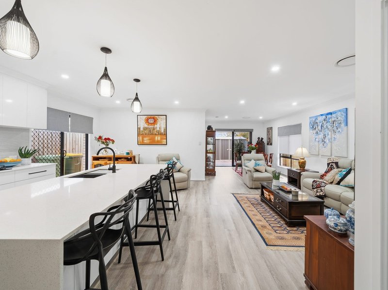 Photo - 6 Williams Crescent, North Lakes QLD 4509 - Image 4