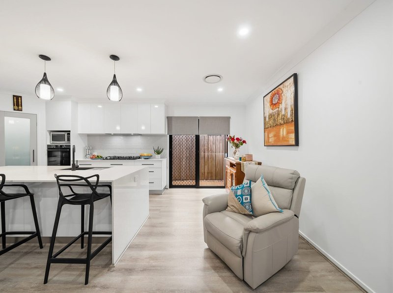 Photo - 6 Williams Crescent, North Lakes QLD 4509 - Image 6