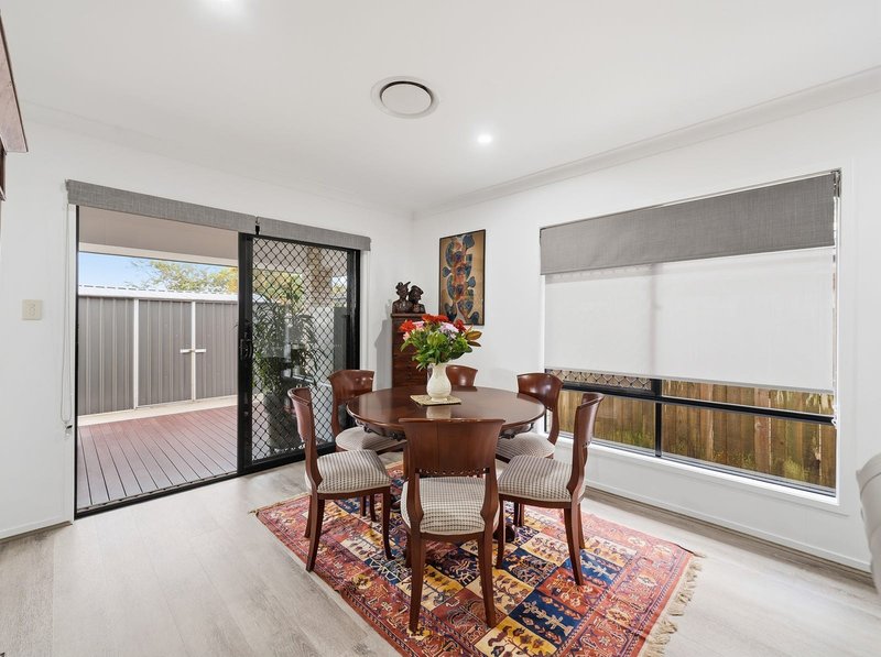 Photo - 6 Williams Crescent, North Lakes QLD 4509 - Image 9