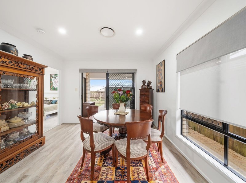 Photo - 6 Williams Crescent, North Lakes QLD 4509 - Image 10