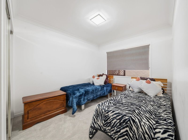 Photo - 6 Williams Crescent, North Lakes QLD 4509 - Image 18