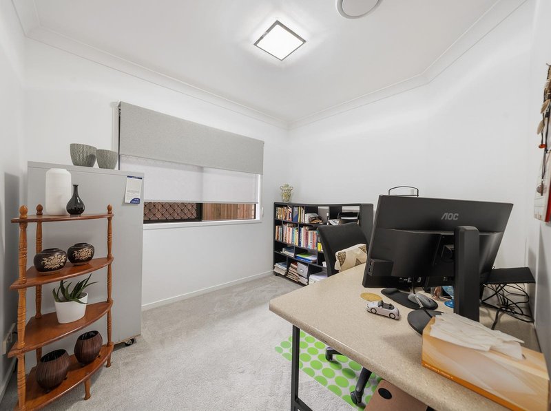 Photo - 6 Williams Crescent, North Lakes QLD 4509 - Image 19