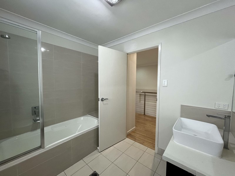 Photo - 6 Willow Road West , Redbank Plains QLD 4301 - Image 4