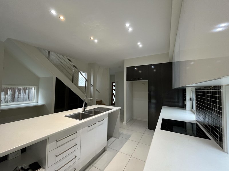 Photo - 6 Willow Road West , Redbank Plains QLD 4301 - Image 12