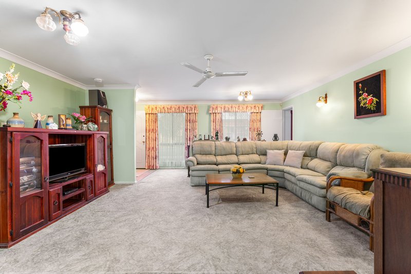 Photo - 6 Wilton Crescent, Boronia Heights QLD 4124 - Image 2