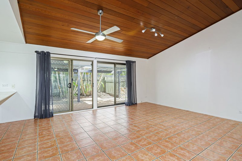 Photo - 6 Wiluna Street, Warana QLD 4575 - Image 4