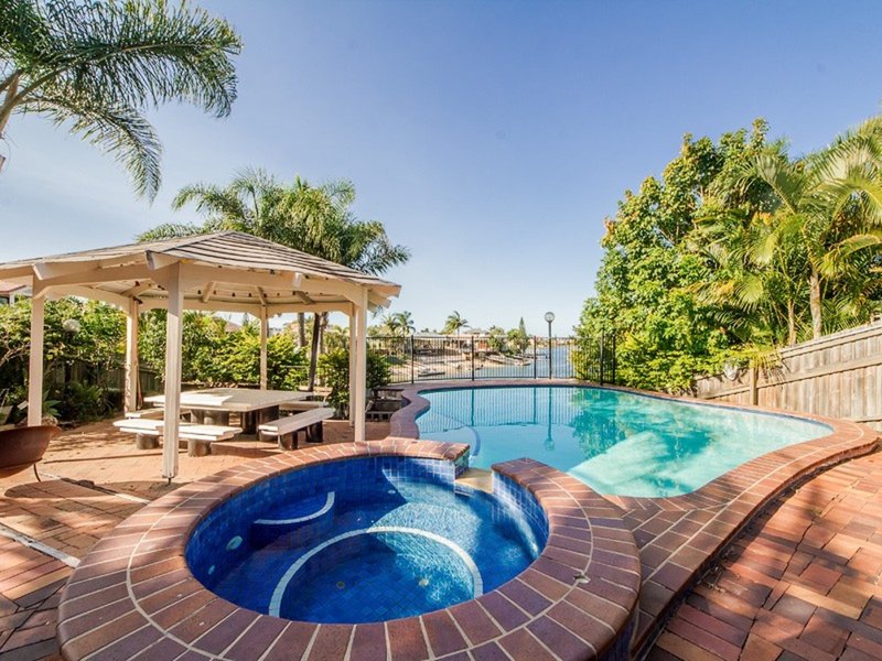 Photo - 6 Winch Court, Mermaid Waters QLD 4218 - Image 2