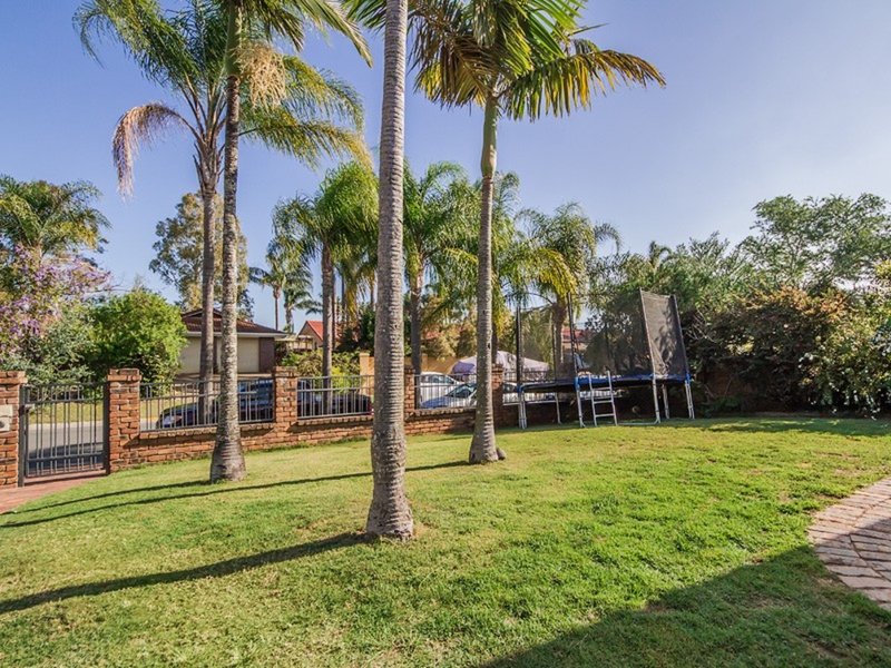 Photo - 6 Winch Court, Mermaid Waters QLD 4218 - Image 7