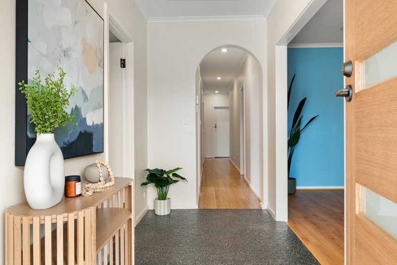 Photo - 6 Windermere Avenue, West Lakes SA 5021 - Image 4
