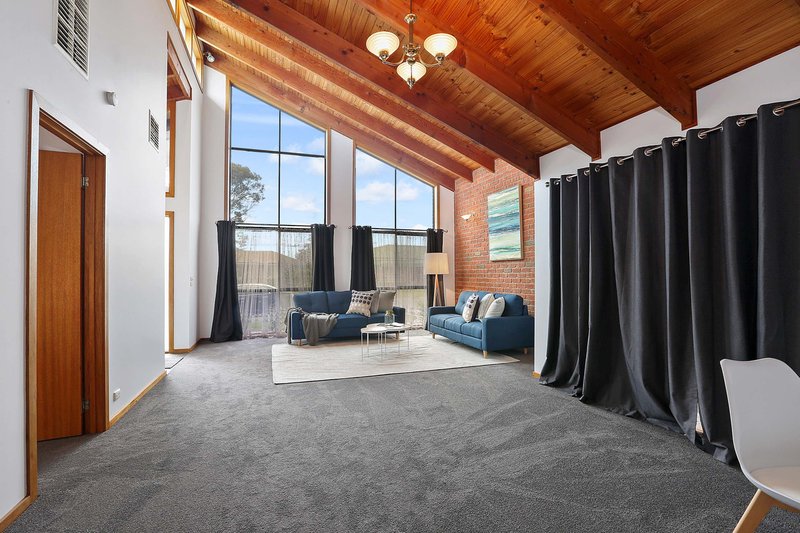 Photo - 6 Windsor Court, Lara VIC 3212 - Image 3