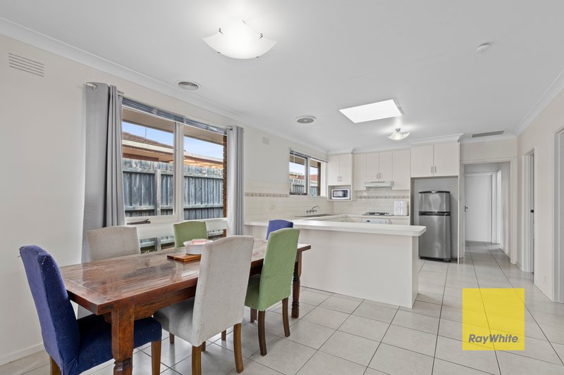 Photo - 6 Wingarra Drive, Grovedale VIC 3216 - Image 4