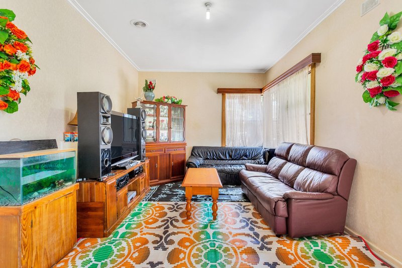 Photo - 6 Winklebury Road, Elizabeth Vale SA 5112 - Image 3