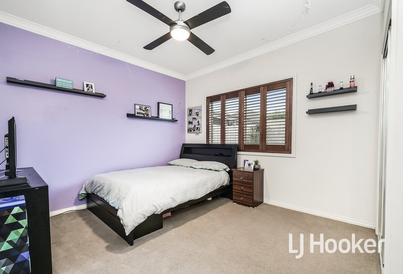 Photo - 6 Winneke Way, Pakenham VIC 3810 - Image 12