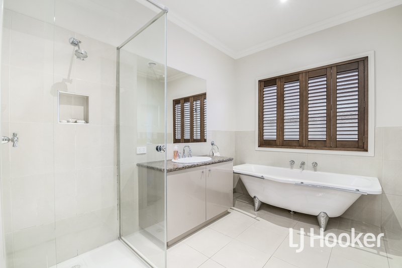 Photo - 6 Winneke Way, Pakenham VIC 3810 - Image 13