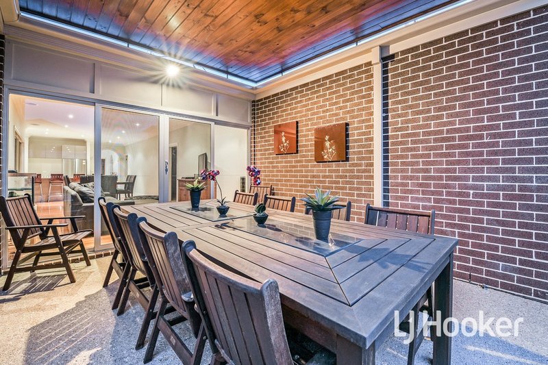 Photo - 6 Winneke Way, Pakenham VIC 3810 - Image 16