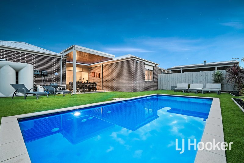 Photo - 6 Winneke Way, Pakenham VIC 3810 - Image 17