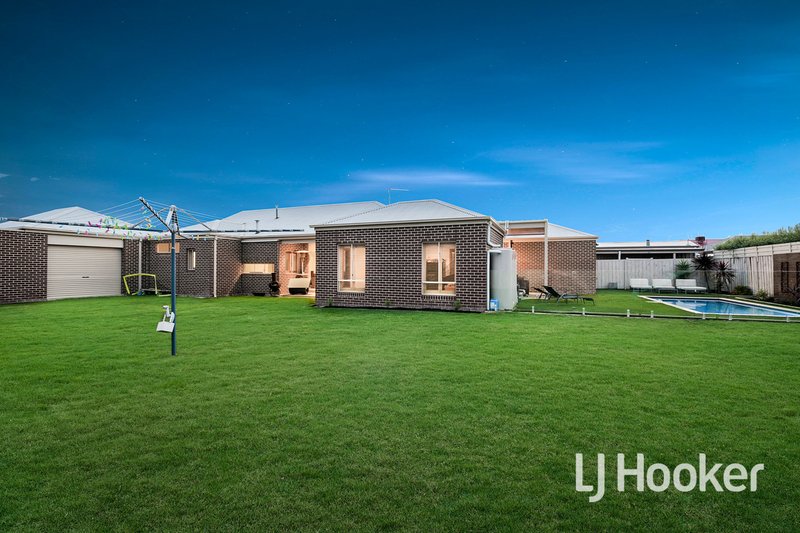 Photo - 6 Winneke Way, Pakenham VIC 3810 - Image 19