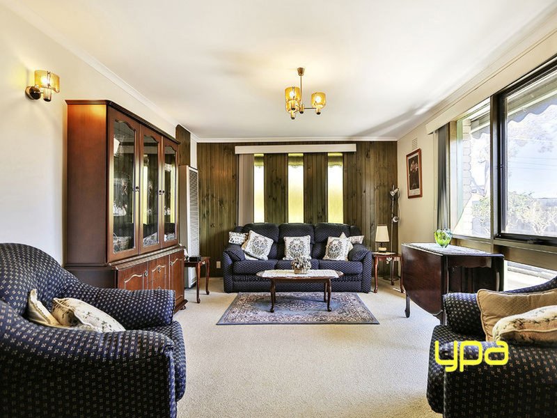 Photo - 6 Winslow Crescent, Deer Park VIC 3023 - Image 3