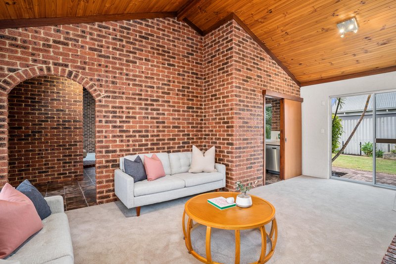 Photo - 6 Winster Close, Duncraig WA 6023 - Image 4