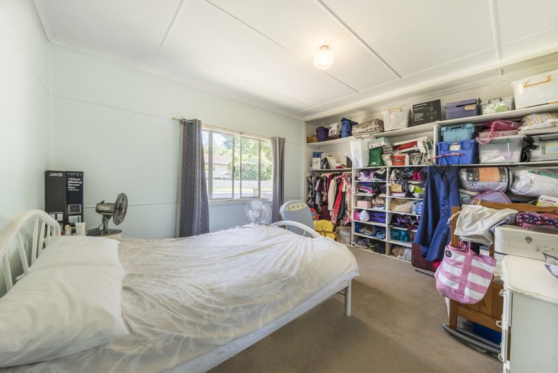 Photo - 6 Wirega Street, Wavell Heights QLD 4012 - Image 6